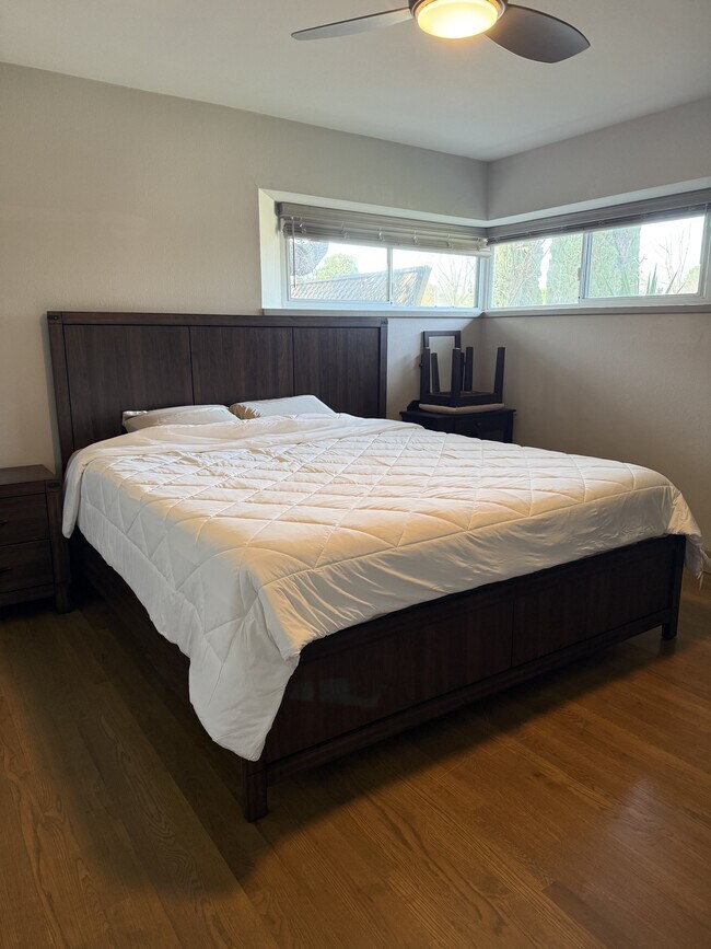 Building Photo - 141 W Twain Ave