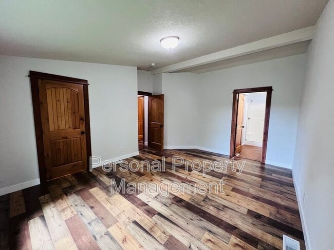 Building Photo - 21814 NE Cedar Creek Rd