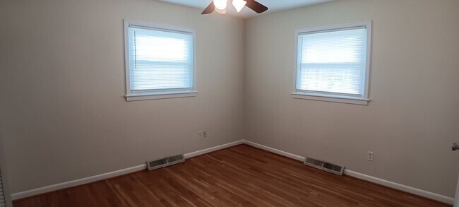 Building Photo - Christiansburg, 3 BR / 2 BA, Available Now