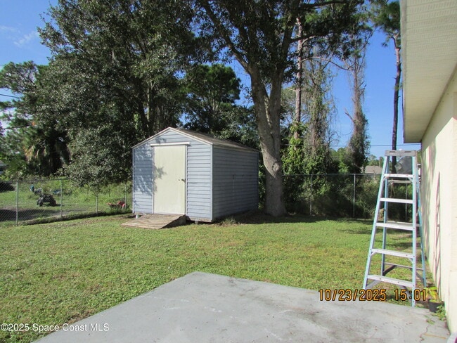 Building Photo - 534 White Plains Ave SW