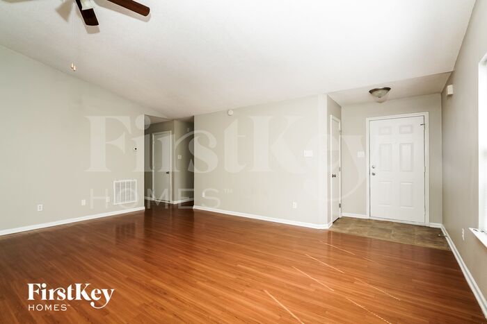 Building Photo - 7433 Redcliff Rd