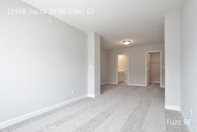 Building Photo - 10948 Yalta St NE