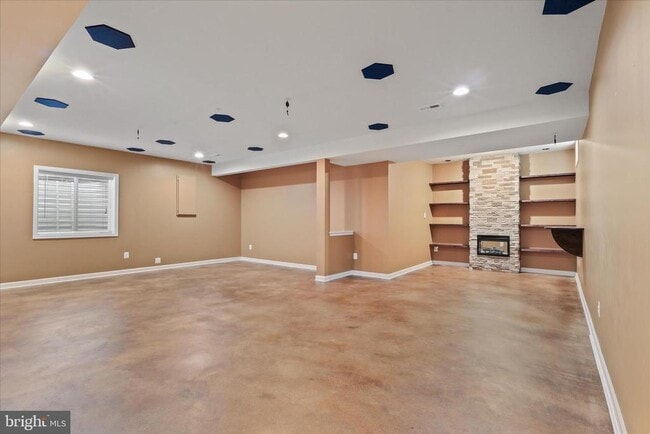 Building Photo - 15221 Londons Bridge Rd