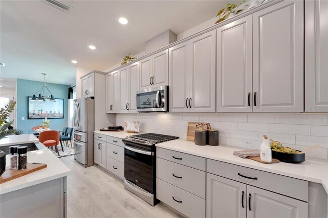 Building Photo - 5414 Silver Sun Dr