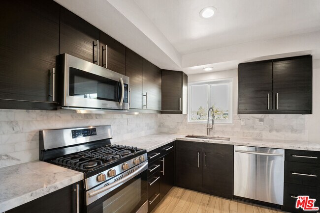 Building Photo - 4710 La Villa Marina