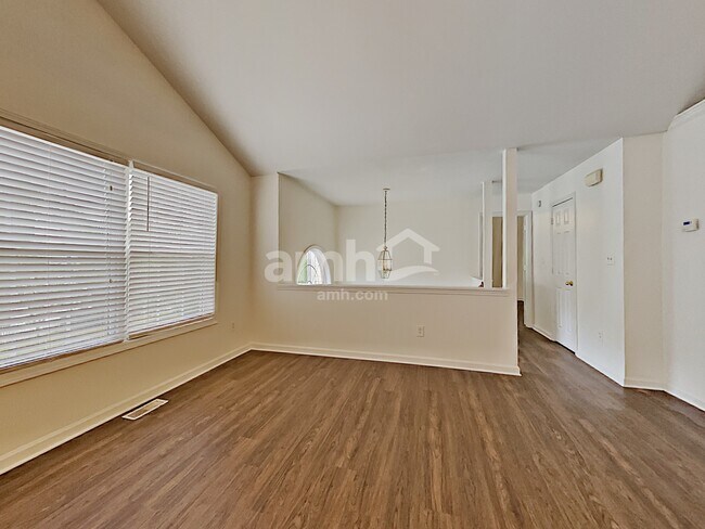 Building Photo - 5950 Hickory Springs Dr