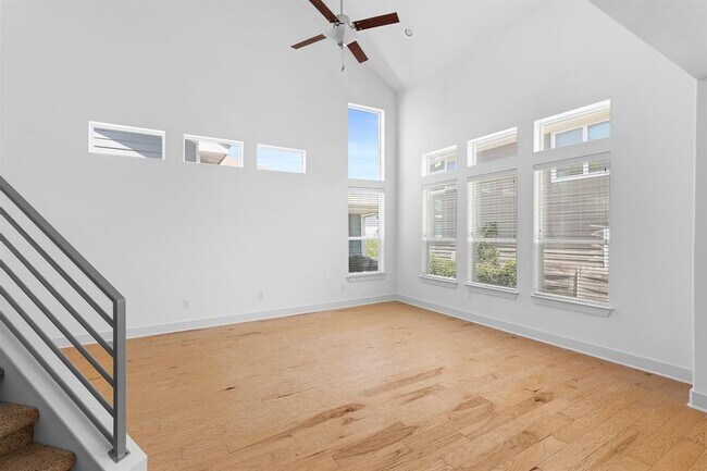 Building Photo - 7208 Bertram Ct