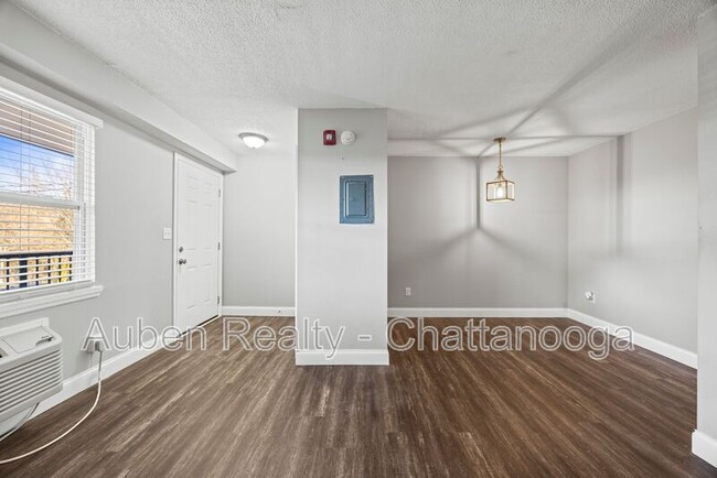Building Photo - 5519 HIGHWAY 153 APT I