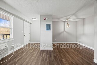 Building Photo - 5519 HIGHWAY 153 APT O