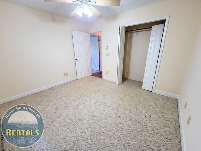 Building Photo - Gorgeous 3bd/2.5ba House With Included Downstairs Apartment
