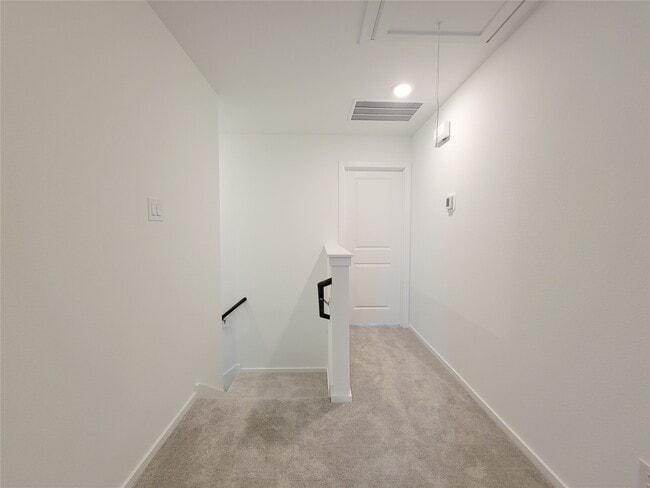 Building Photo - 3038 Pensacola Dr