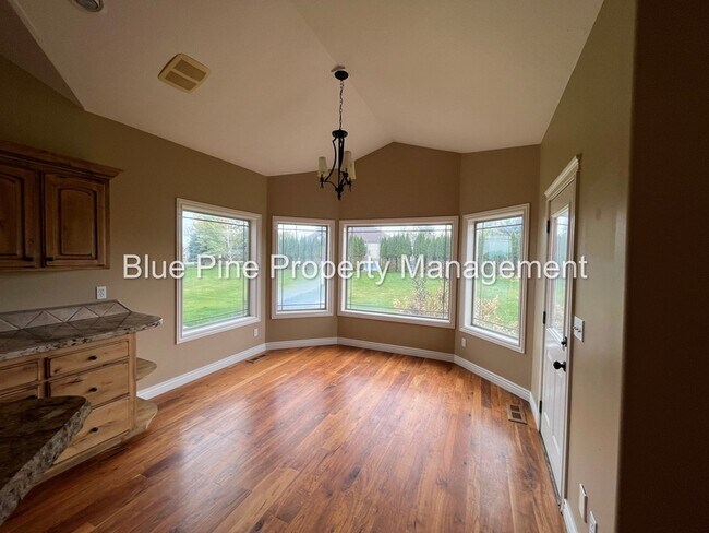 Building Photo - 6192 Pheasant Dr