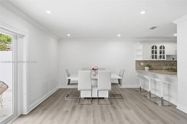 Building Photo - 881 NW 133rd Ave