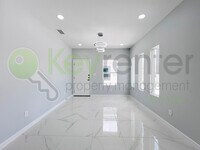 Building Photo - 913 N Woodson Ave