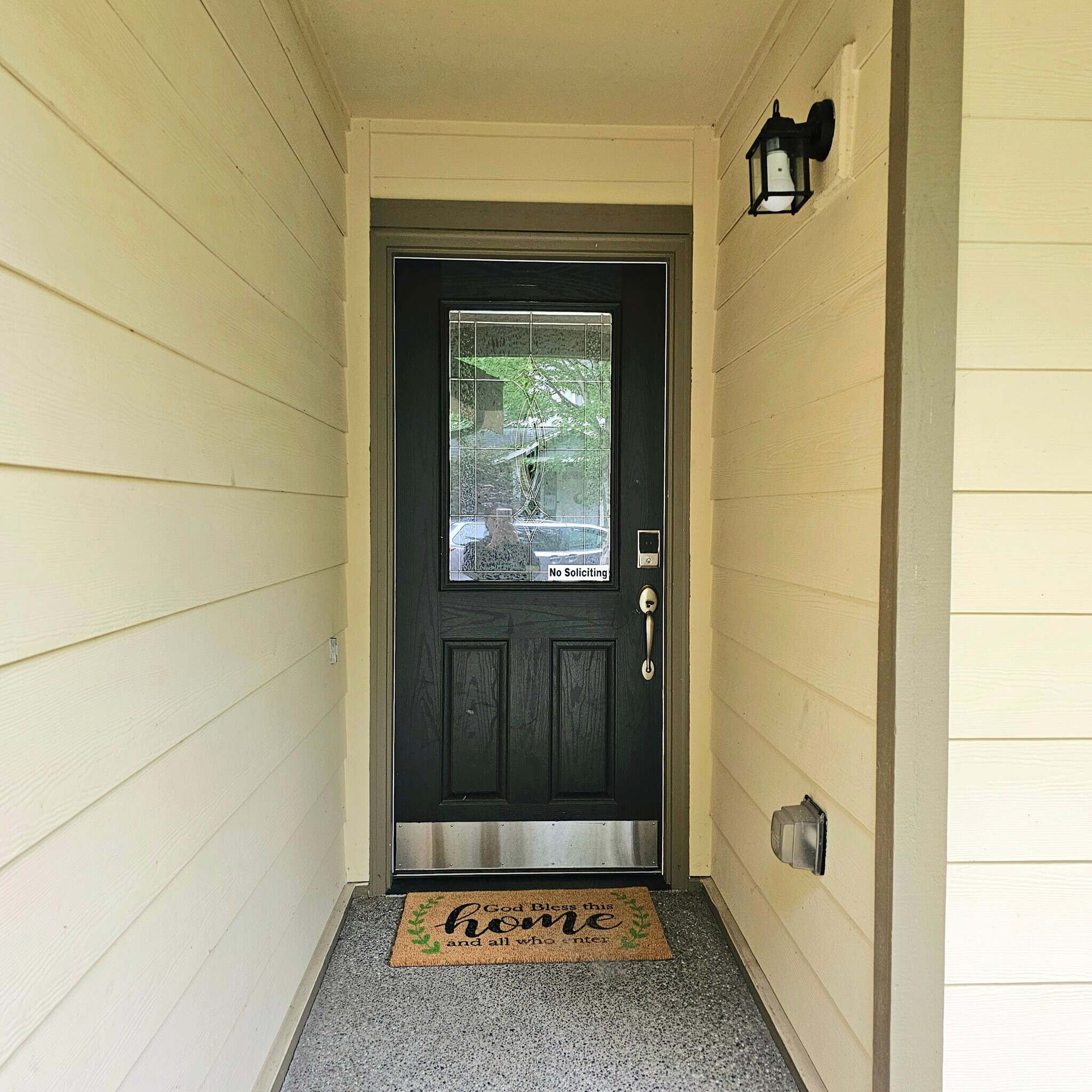 Building Photo - 5631 Acclamation St E