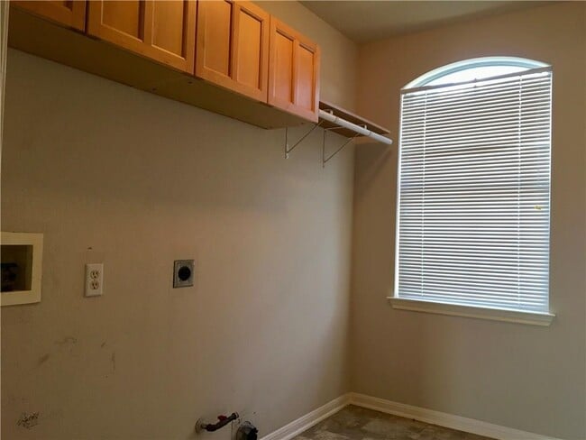 Building Photo - 3705 Eagles Nest St