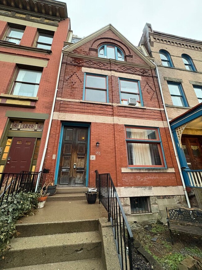 Building Photo - 1218 Buena Vista St