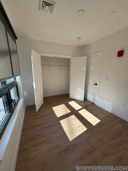 Building Photo - 199 Gardner St