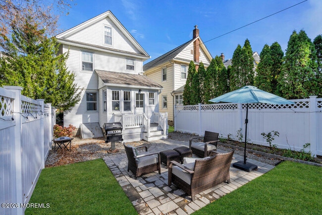 Building Photo - 435 Norwood Ave