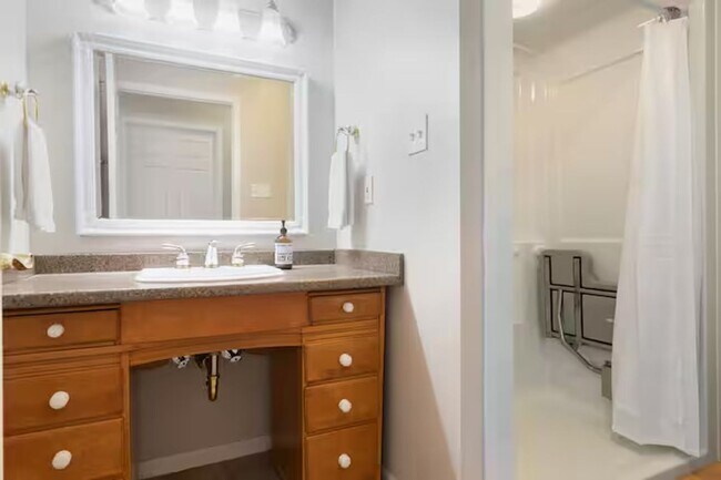 Building Photo - 3 Bed, 3 Bath Home with Expansive Kitchen, Two Living Areas & Private Suite