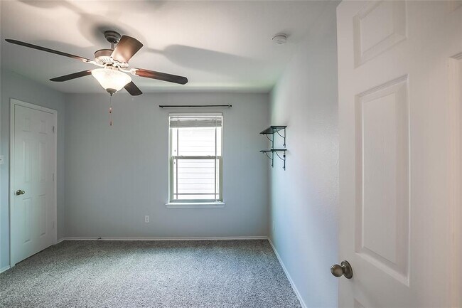 Building Photo - 123 Mancos Dr