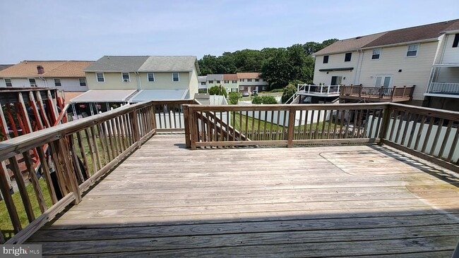 Building Photo - 2 Shadowbrook Ct