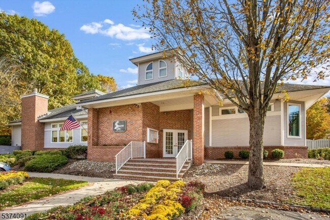 Building Photo - 34 Maple Ln