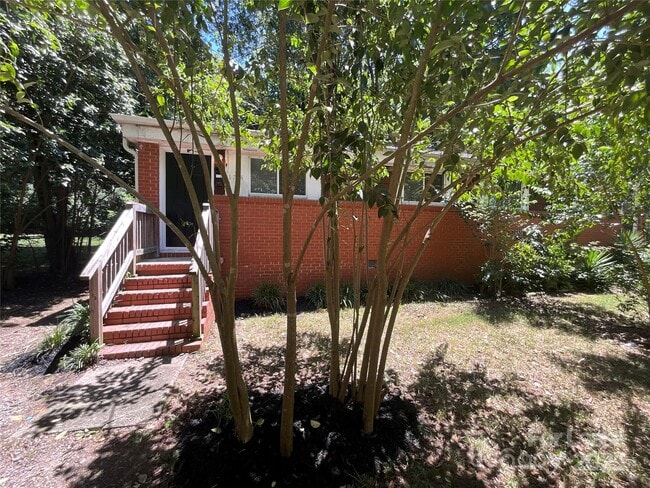 Primary Photo - 1744 Academy St