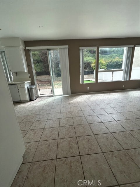 Building Photo - 16374 Whitefield Ct