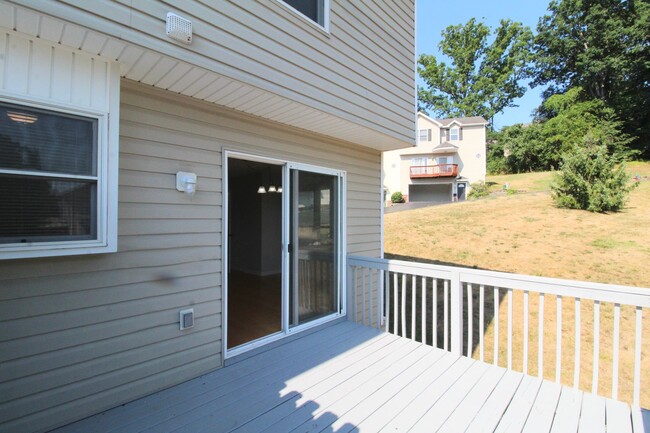Building Photo - 869 Camelot Ln