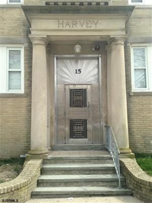 Building Photo - 15 N Hartford Ave
