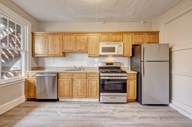 773 Farmington Ave - 843 Farmington