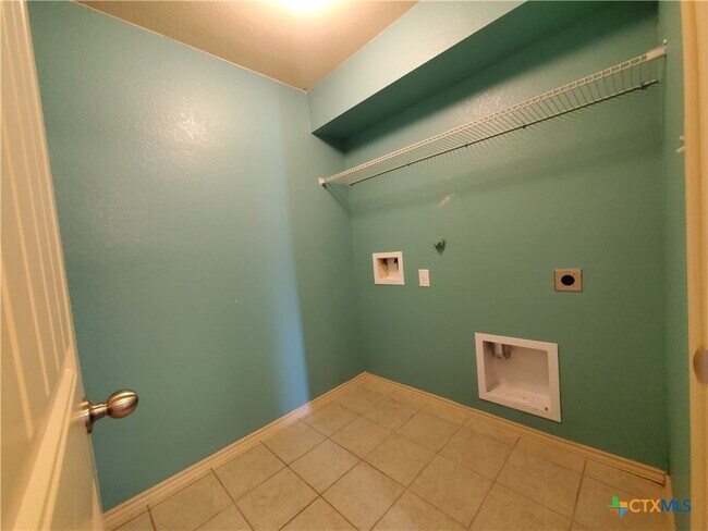 Building Photo - 1536 Gateshead Dr