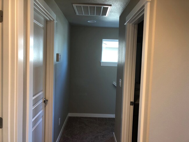 Building Photo - Beautiful newer 4 bedroom house in Coburg!