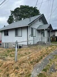 Building Photo - 1309 S 43rd St