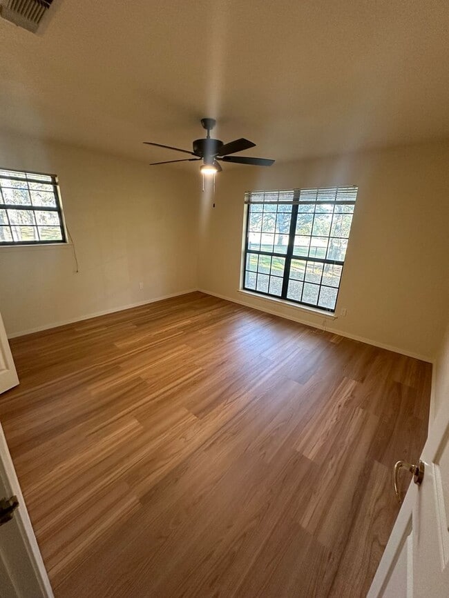 Building Photo - Beautiful HOME with almost 4 acres !! with 30x40 SHOP 3 bed 2 bath 2 car