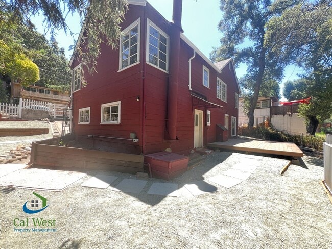 Building Photo - $3,395 - Beautiful 3 BD/1.5 BA Home in Old...