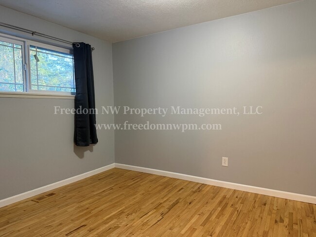 Building Photo - 1537 Draham St NE