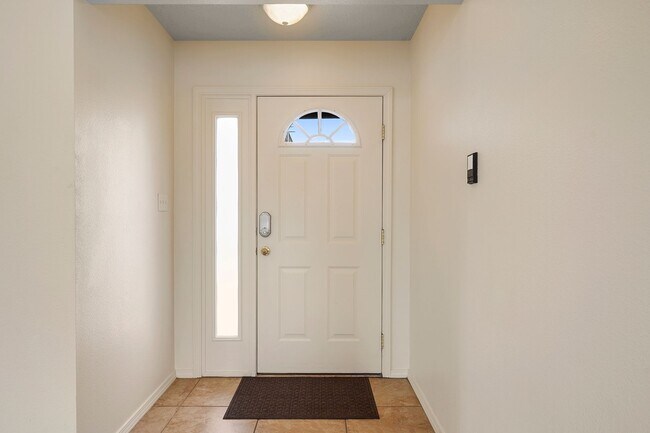 Building Photo - 270 Littler Dr SE