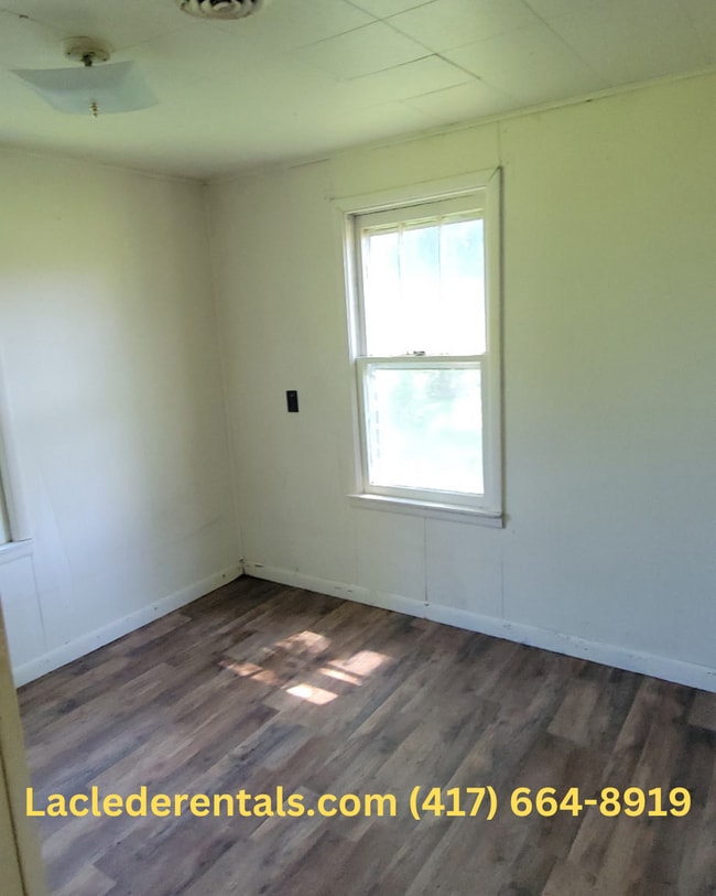 Building Photo - 3 bed 2 bath House