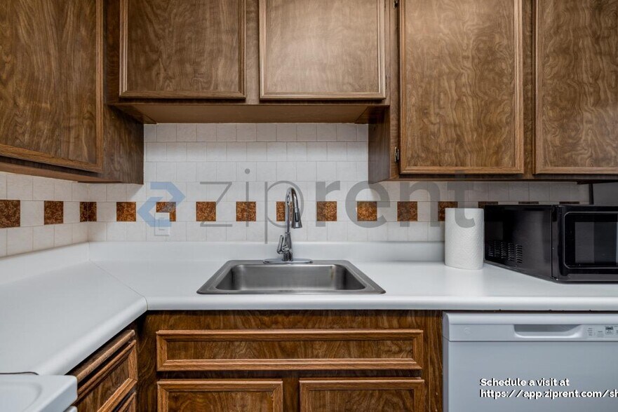 Building Photo - 2825 N Los Felices Rd