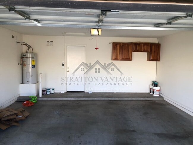 Building Photo - 11429 W Austin Thomas Dr