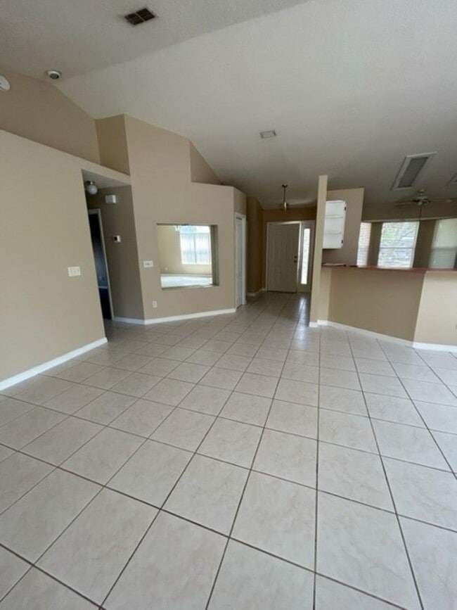 Building Photo - 625 Nautical Way