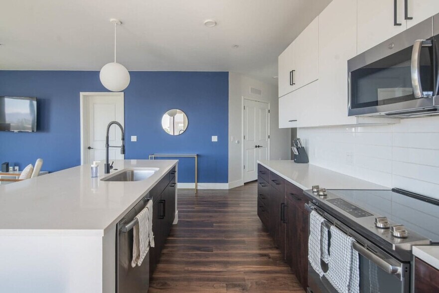 Building Photo - 701 W Rio Salado Pkwy