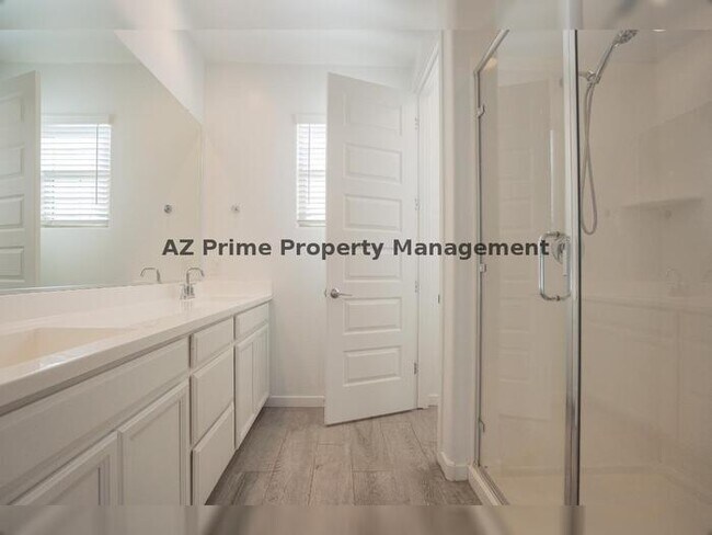 Building Photo - 3719 S 63rd Dr