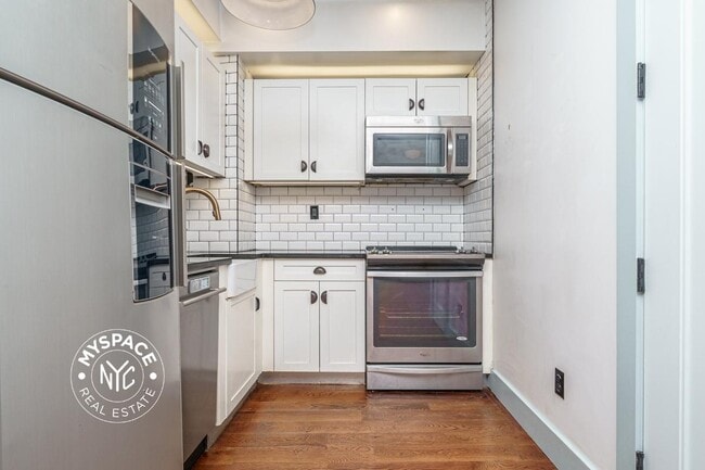 Primary Photo - 31 Brooklyn Ave