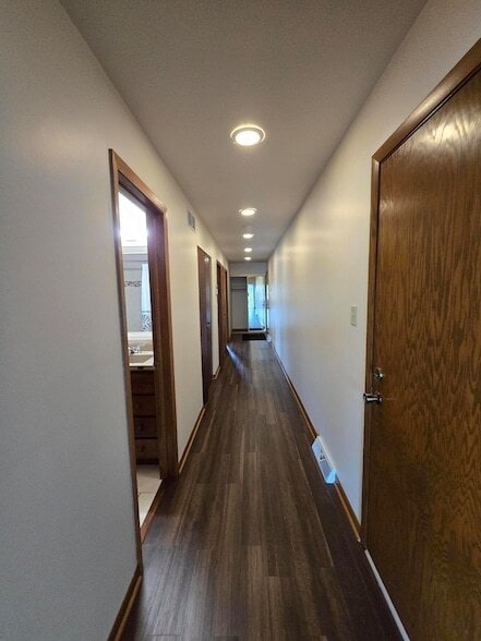 Building Photo - 1500 Camellia Dr