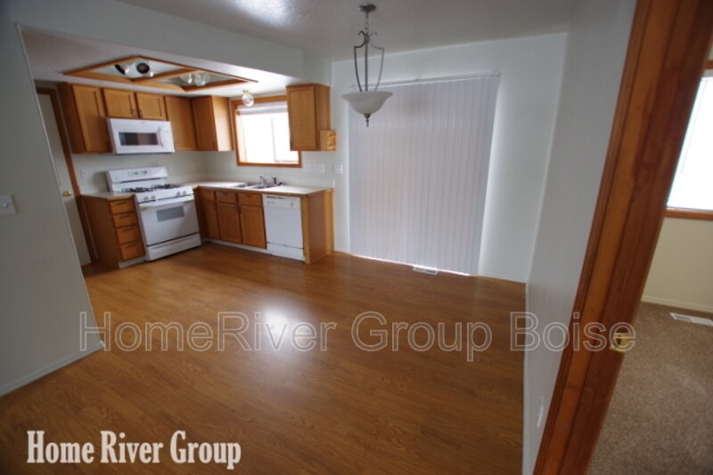 Building Photo - 6521 W Parapet Dr
