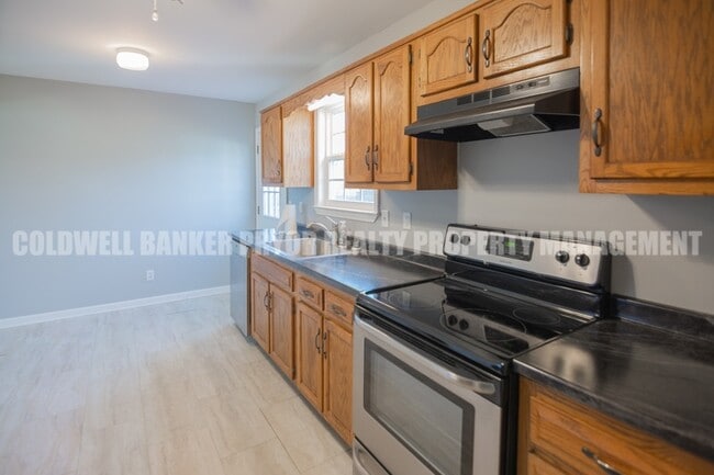 Building Photo - 345 Yoakum St