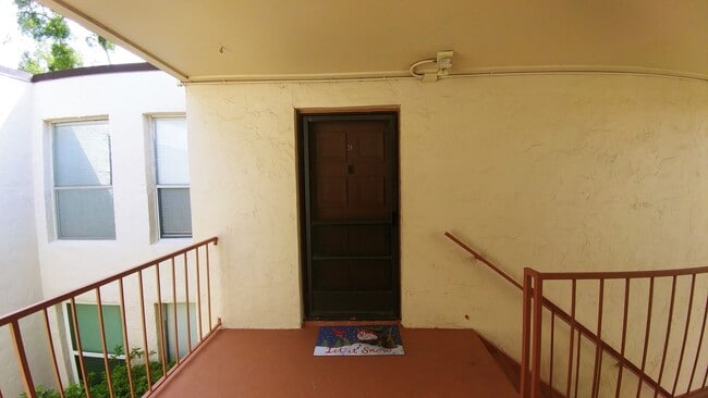 Building Photo - 518 Orange Dr